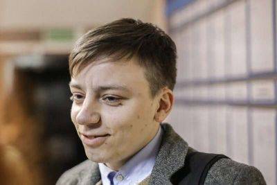 Политзаключенный-журналист Алесь Любенчук страдает в колонии от болезни позвоночника