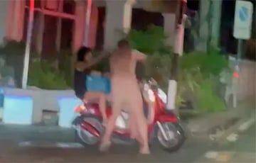 Российский турист матерился и нападал на людей на популярном курорте Таиланда