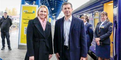 В Киев с необъявленным визитом прибыл министр транспорта США с необъявленным визитом