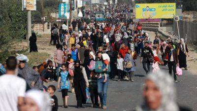 Более 15 тысяч палестинцев за сутки покинули город Газа