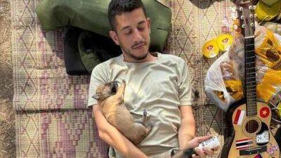 Фото солдата ЦАХАЛа облетело весь мир благодаря щенкам