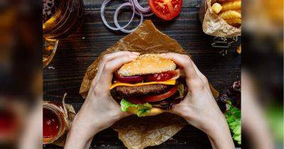 «Это помогает не сорваться»: диетолог рассказала, как правильно употреблять калорийные вкусности и не толстеть