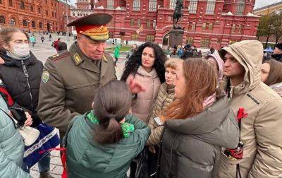 "Шойгу же обещал". В Москве бунтуют против войны