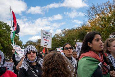 Демократы призывают Байдена предоставить временное убежище палестинцам в США