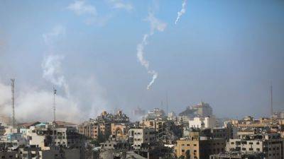 Газа: удары в районе индонезийского госпиталя, бои на севере сектора