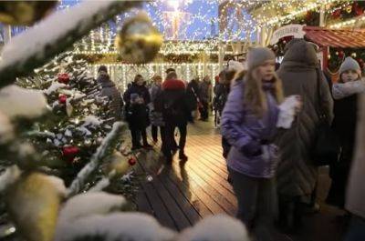 Украинцев обложат большими штрафами перед Новым Годом: кого и почему ждет наказание за новогоднюю елку