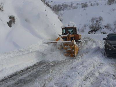 Ограничения на дорогах Грузии из-за снегопада: граница с Россией закрыта третий день - batumi-today.com - Россия - Грузия - Тбилиси