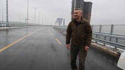 В Киеве частично открыли движение на Подольско-Воскресенском мосту