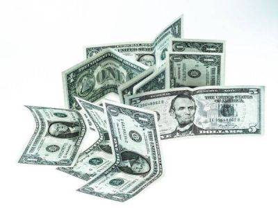 В ноябре НБУ снизил продажу валюты