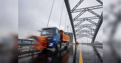 В Киеве открыли рекордный по длине мост, но не все жители столицы смогут им воспользоваться (фото)