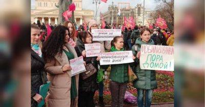 путин боится жен оккупантов: кремль хочет их подкупить