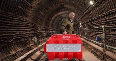 Киношные звезды и мэр Кличко: пользователи наводнили сеть мемами о киевском метро (фото)