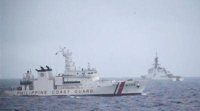 Китай применил водометы против судов Филиппин, в США отреагировали