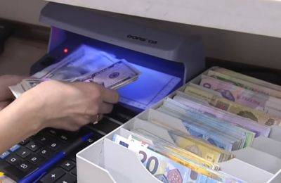 Нацбанк снял все ограничения: новые правила для тех, у кого есть доллары и евро