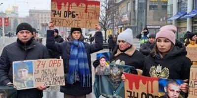 «Плен убивает». В Украине во многих городах прошли акции семей военнопленных