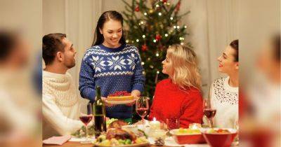 «Подождите минимум 20 минут, прежде чем съесть еще»: действенные советы, как не поправиться в праздничный сезон