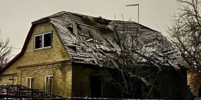 Разрушены жилые дома. Последствия ночной атаки РФ по Киеву баллистическими ракетами — фото