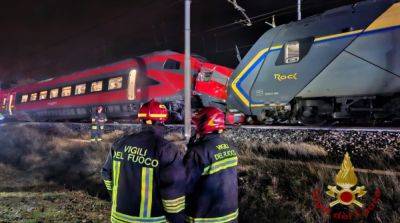 В Италии во время столкновения двух поездов пострадали около 20 человек