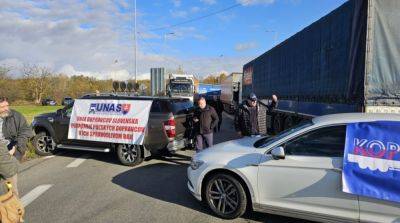 Словацкие перевозчики возобновят забастовку на границе с Украиной