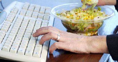 91% украинцев жить не могут без еды и без интернета