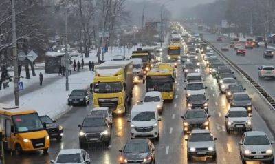 В столице транспортный коллапс: Киев парализован из-за закрытия метро и ДТП — дороги застыли в пробках