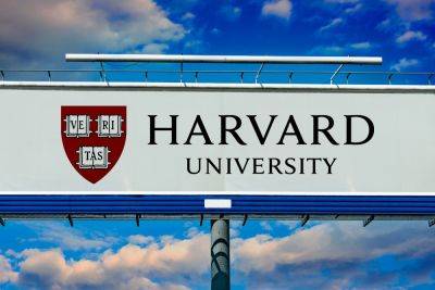Профессора Гарварда горой встали за своей президента после призывов к ее увольнению - news.israelinfo.co.il - США
