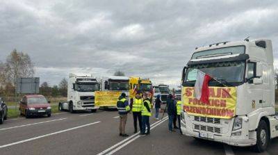 Польские перевозчики разблокировали крупнейший грузовой пункт пропуска на границе с Украиной