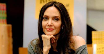 Анджелина Джоли - Брэд Питт - Жители Камбоджи отреагировали на планы Анджелины Джоли переехать к ним - focus.ua - Украина - Камбоджа - Лос-Анджелес