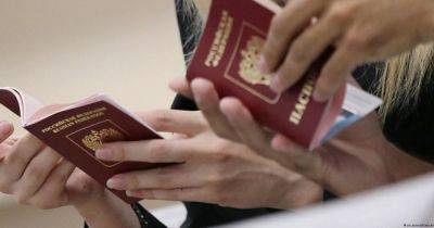 "На хранение": у лишенных права на выезд россиян будут забирать паспорта