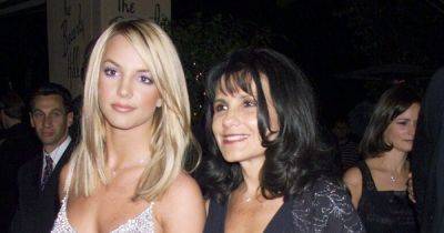 Трудно доверять: Бритни Спирс идет на примирение с мамой и сестрой