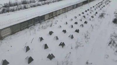 Пограничники показали, как укрепляют границу с Беларусью
