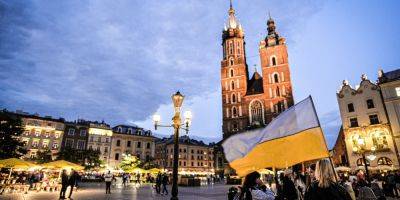 Украинцы в Польше: стало известно, какую соцпомощь повысят для некоторых беженцев в 2024 году