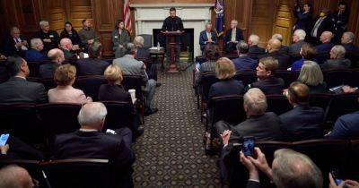 "Если получит помощь, победит": как прошла встреча Зеленского с сенаторами США (видео)
