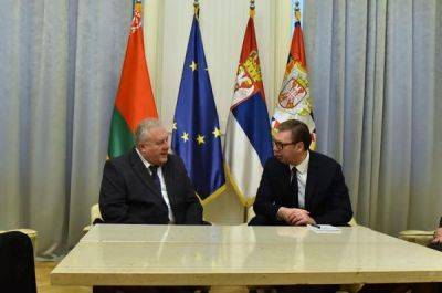 Ambasador Białorusi w Serbii Waleryj Brylou i Prezydent Serbii Aleksandar Vučić przeprowadzili spotkanie z okazji zakończenia misji dyplomatycznej ambasadora w tym kraju