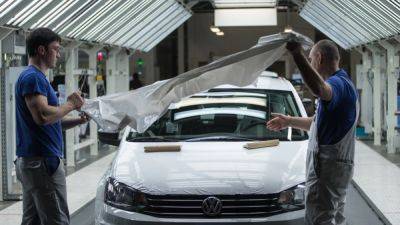 C завода Volkswagen в Калуге уволились более 30% сотрудников