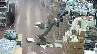 Обломок ракеты из Газы рухнул на супермаркет в Ашдоде