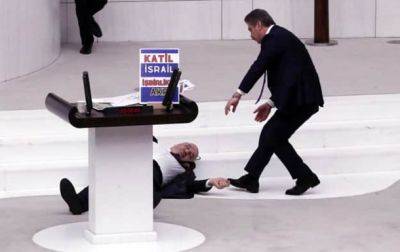 В парламенте Турции у депутата произошел сердечный приступ: он умер - korrespondent.net - Украина - Израиль - Турция - Анкара - Парламент