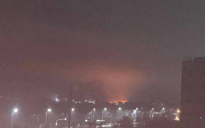 Взрывы в Мариуполе - по расположению оккупантов нанесен ракетный удар - фото, видео