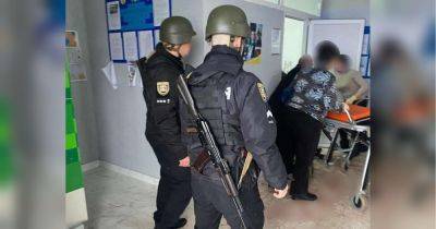 Депутат подорвал гранату во время заседания сельсовета в Закарпатье: десятки пострадавших (фото)