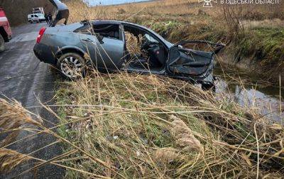 В Одесской области автомобиль попал в канал, двое погибших