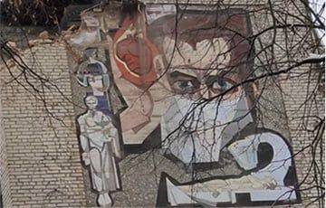 В Бобруйске сносят здание со знаменитой мозаикой
