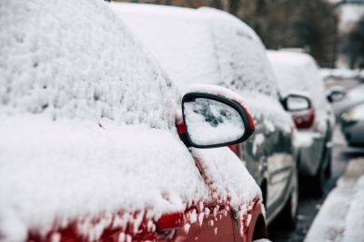 Щетка для чистки снега – почему нельзя хранить в авто – полезные советы