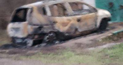 "Минус офицер": в Мариуполе взорвали авто российского оккупанта (фото)