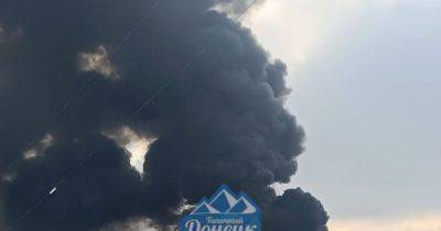В Донецке прогремели взрывы: соцсети сообщают о прилетах по базе ВС РФ (фото, видео)
