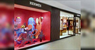 Почти история Золушки: крупнейший акционер Hermès хочет усыновить садовника, чтобы передать ему свое состояние