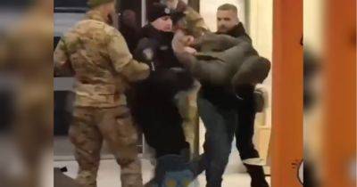 К ТЦК отношения не имеют: полиция объяснила скандальный инцидент с военными во Львове (видео)