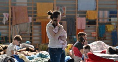 Ни жилья, ни выплат. Как в ЕС изменятся правила для беженцев из Украины