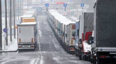 Польские перевозчики снова заблокировали крупнейший пункт пропуска на границе с Украиной