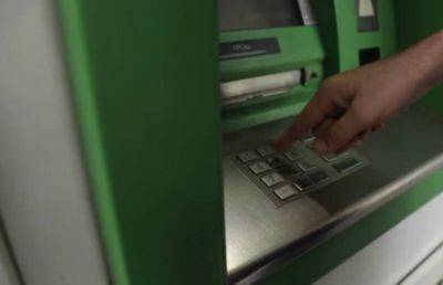 Банкомат ПриватБанка зажевал карточку: что делать в такой ситуации
