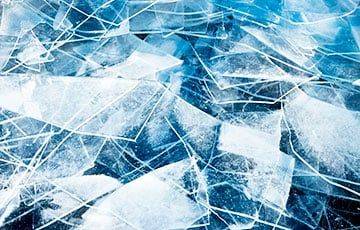 В Гомеле глыба льда упала на девушку - charter97.org - Белоруссия - Гомель - Витебск